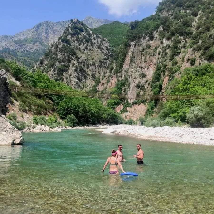 Rouista Tzoumerka Resort Vourgareli Luaran gambar