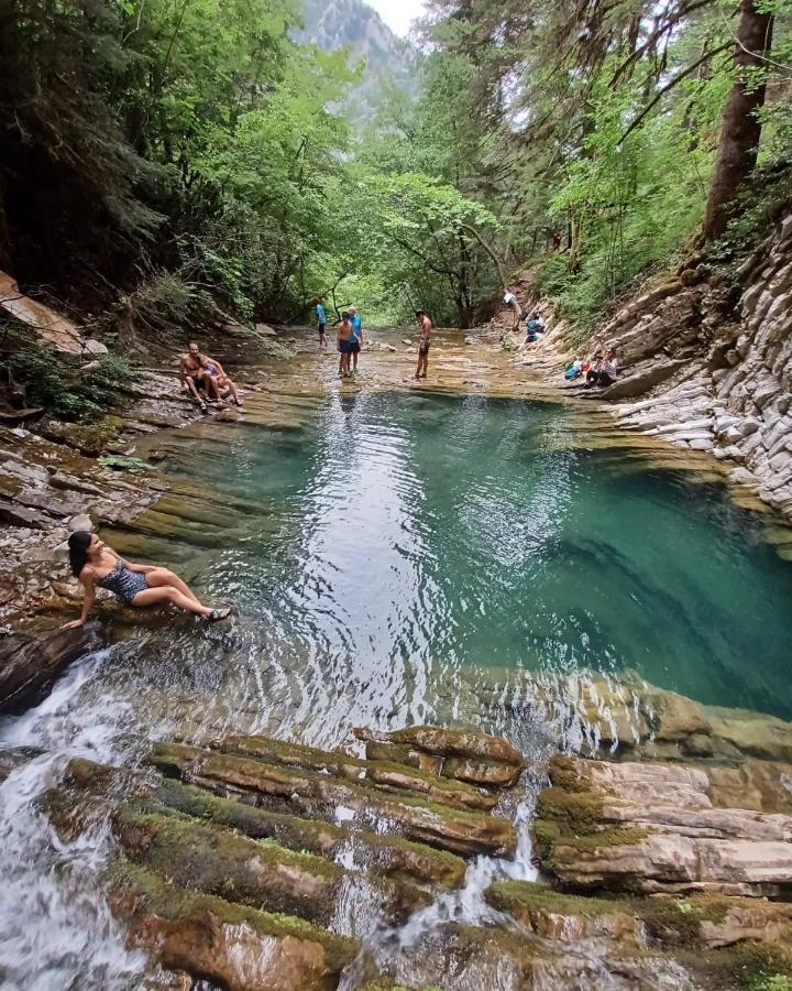 Rouista Tzoumerka Resort Vourgareli Luaran gambar