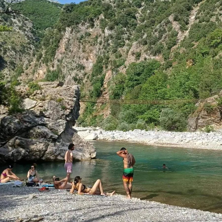 Rouista Tzoumerka Resort Vourgareli Luaran gambar