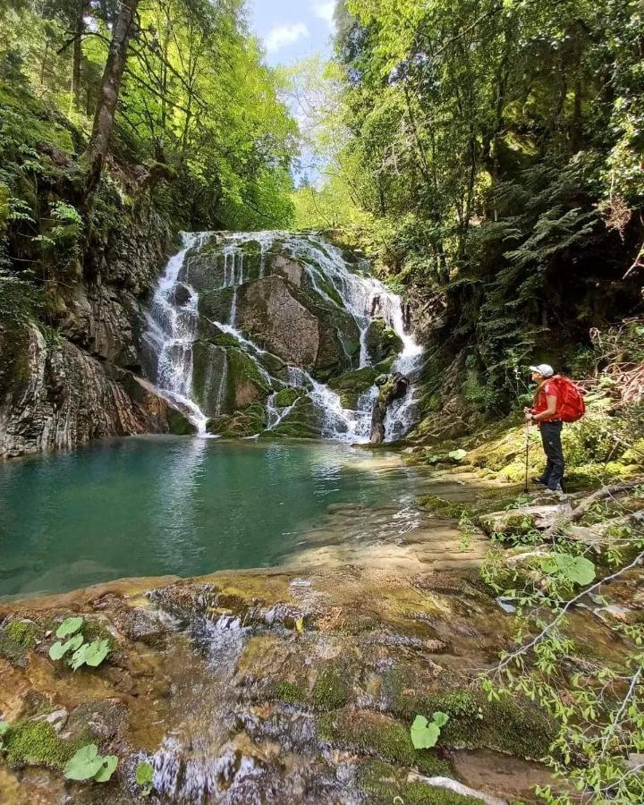 Rouista Tzoumerka Resort Vourgareli Luaran gambar